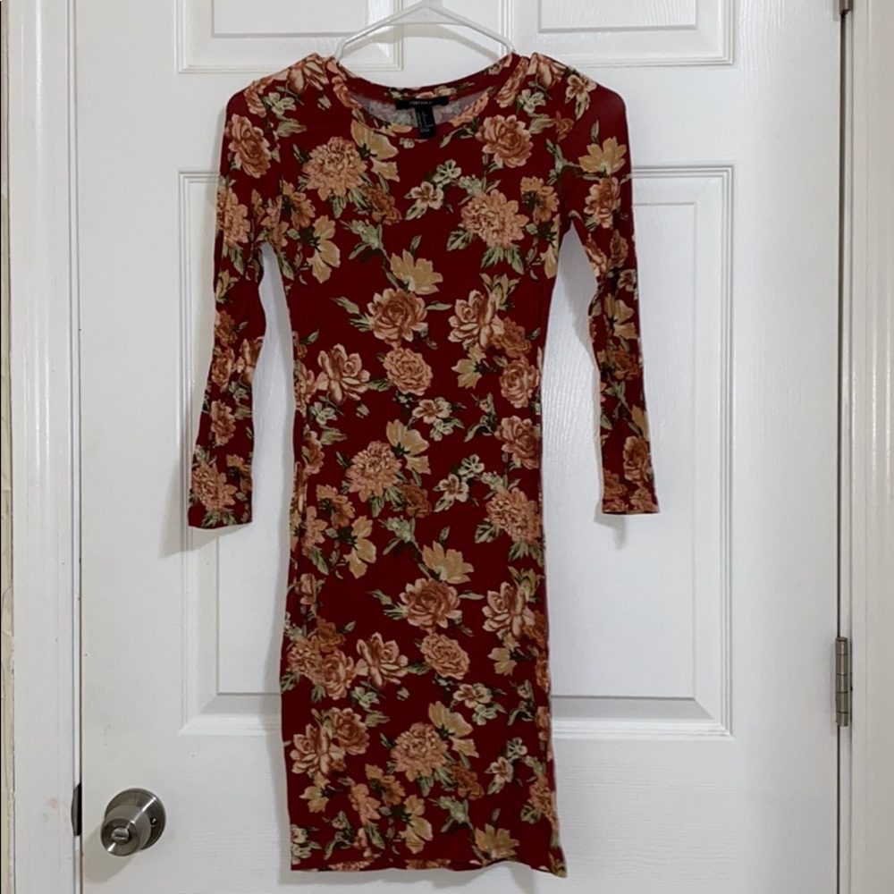 😸Maroon floral tight long dress